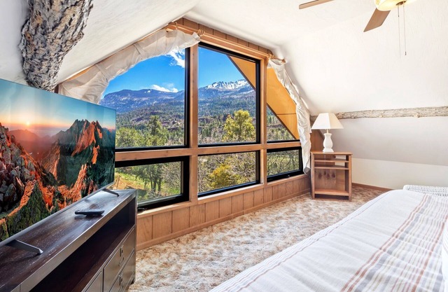 Rustic Cabin - Great Views - 4 miles from Downtown Ouray
