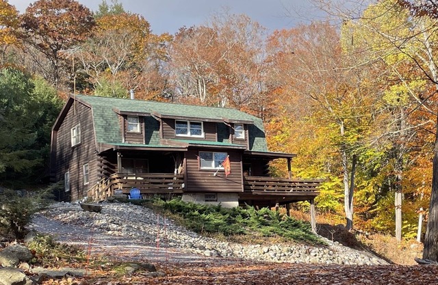 Rustic Cabin in Lake Luzerne - Smith Mtn House