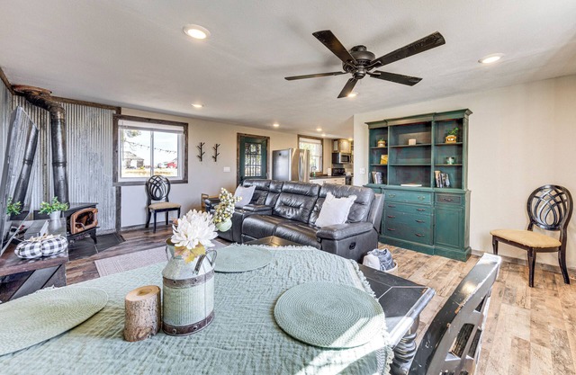 Rustic Cabin in Peyton Near Hiking Trails!