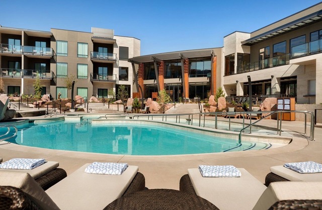 Rustic Elegance in Moab's Breathtaking Landscape! Unit w/Pool & Mountain Views