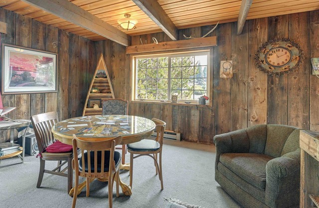 Rustic Home w/Deck & Grills on Williamson River!