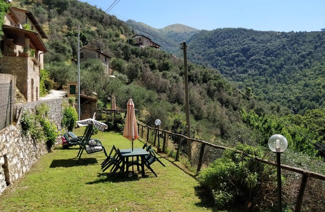 Rustic house in nature for families with children (2 double bedrooms) and dogs