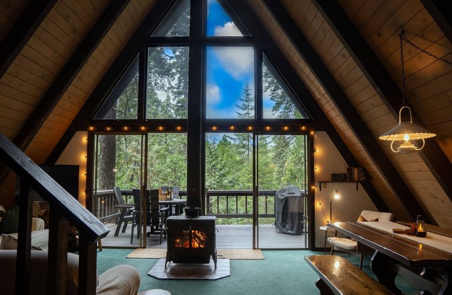 Rustic Lofted A-frame+Spacious Deck+Great Views+Central Heat+Wood Stove