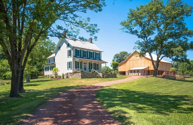 Rustic Meets Modern Farmhouse in Bucks County