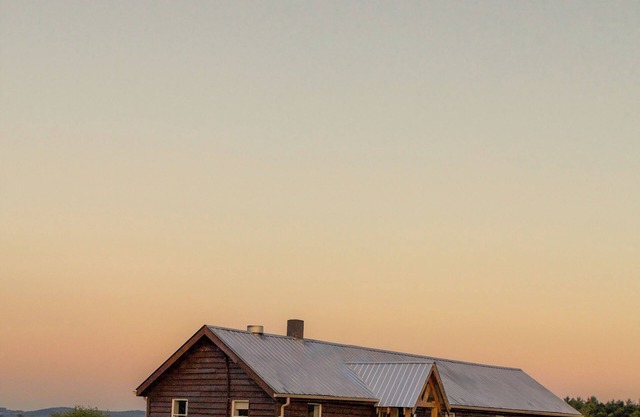 Rustic meets Modern at "The Dairy Barn" Located near I-77 and the New River