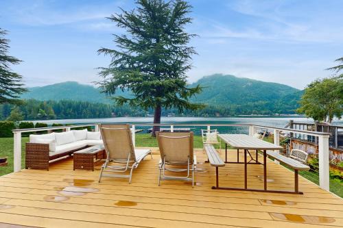 Rustic Pines Retreat