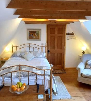 Rustic Retreat Guest Lodge