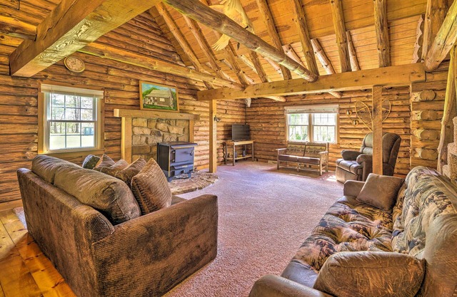Rustic Zanesville Getaway w/Expansive Yard!