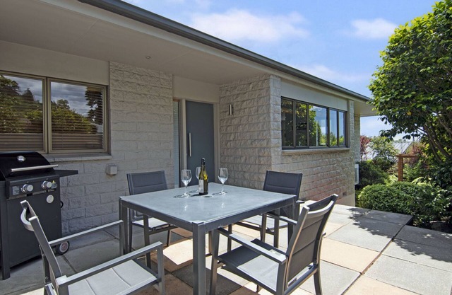 Rutherford Retreat - Nelson Holiday Home