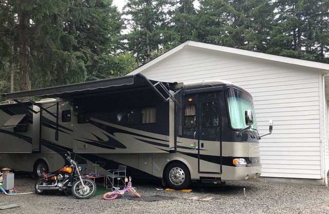 RV site with Full hookups 30 day minimum.