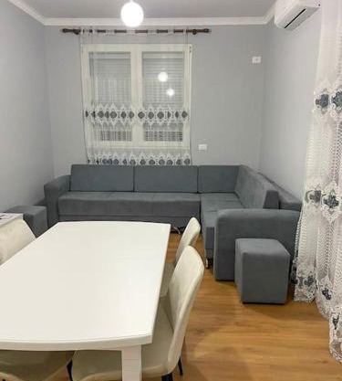 SAB 2 Cozy Modern Apartment Fier
