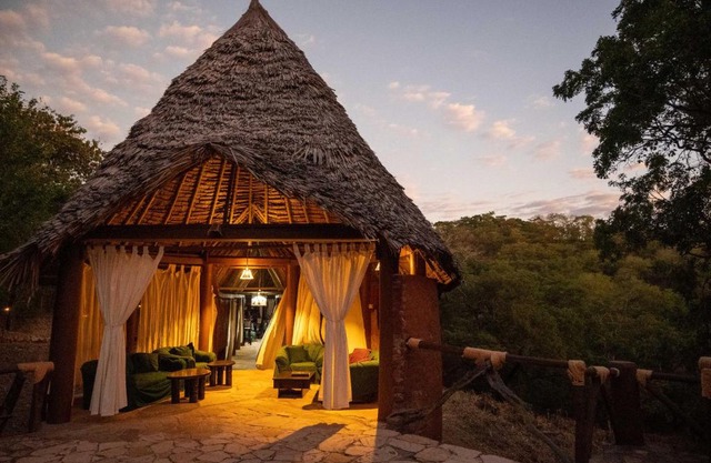 Sable Mountain Lodge, A Tent with a View Safaris