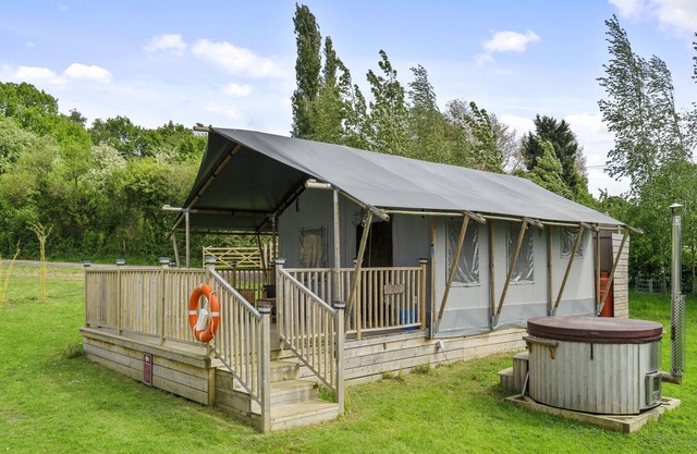Safari Tent by Hertford Lake with Hot Tub