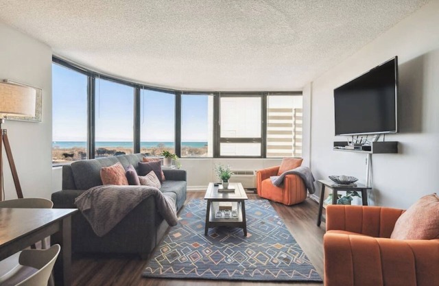 Safe Dtown Park VIEWS| Mich Ave, Museums 2bd/2ba