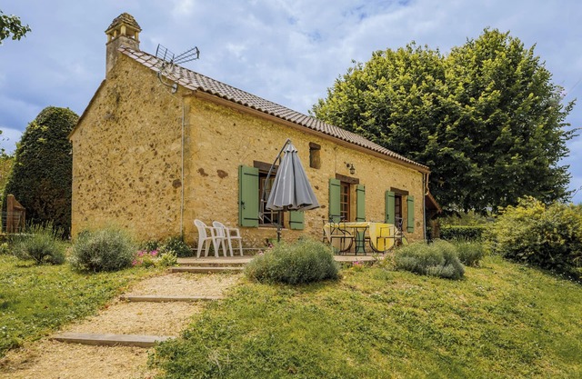 Sagelat, charming house in the Dordogne with large garden and pool