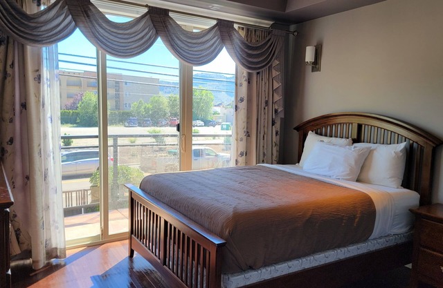 Sahara Courtyard Inn