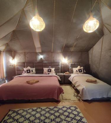 Sahara luna desert camp