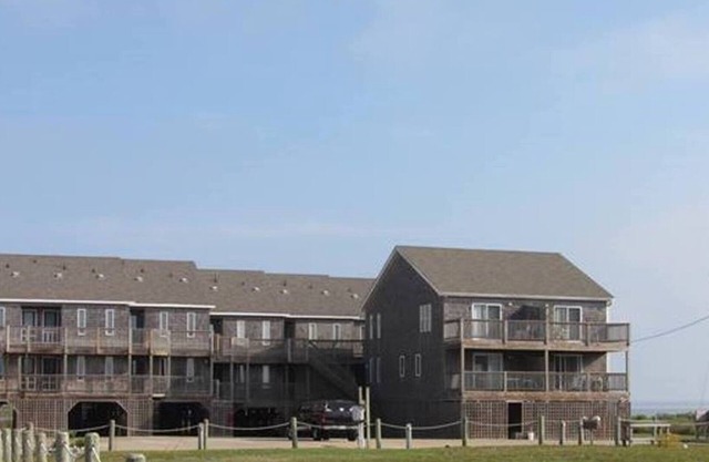 Sail Inn is an end unit with beautiful views of the Pamlico Sound!