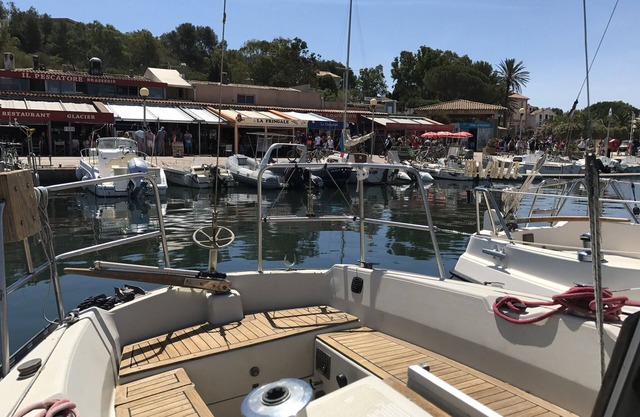 Sailing boat at Porquerolles island