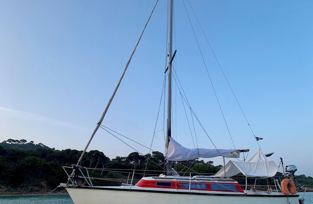 Sailing in Porquerolles