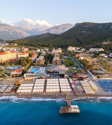 Sailor's Beach Club