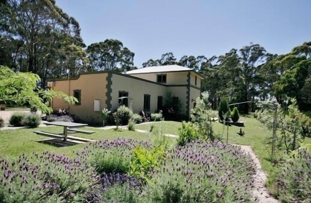 Sailors Falls Estate - Studio Apartment