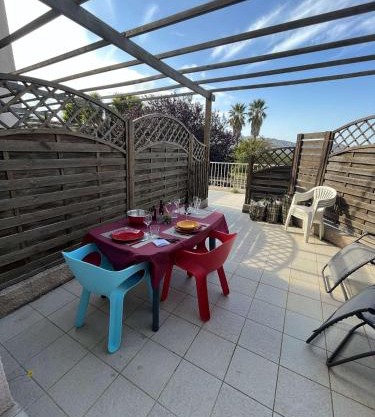 SAINT FLORENT - STUDIO 2 couchages Avec Piscine