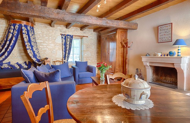 Saint Michel Le Cloucq: Old character cottage in south Vendee