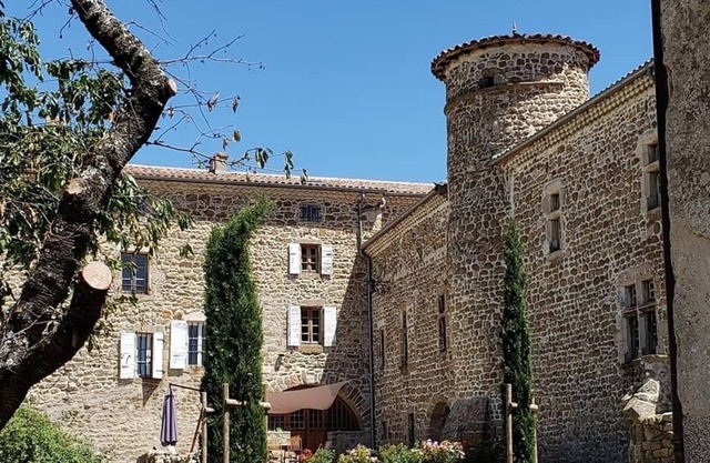 Saint-Romain-d'Ay: Le Manoir de Munas