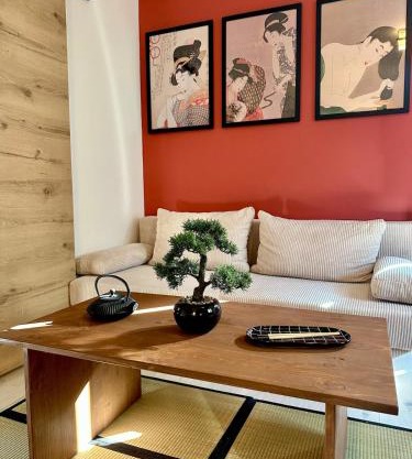 Sakura Suite - Jacuzzi and Cinema