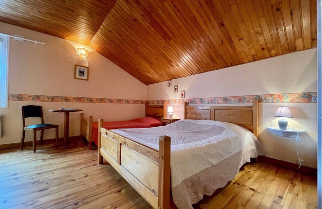 Salmon Room: Comfort for 4, Pets Welcome