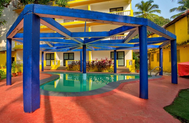 Salotel- near Mae De Deus Church