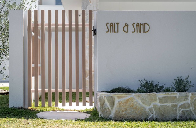 Salt & Sandn1-bedroom self-contained property only 300m from Beaches