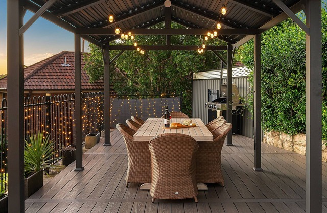 "Salt & Serenity" – close to Beach & Shops