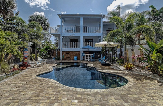 Salty Life Pool Home ~ Ocean Views ~ Walk to Flagler Avenue ~ 604S