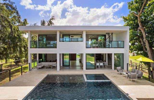 Salty Villa | Modern Beachfront Oasis