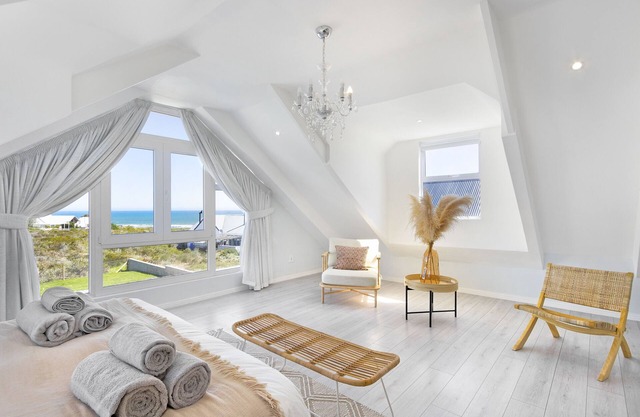 Sand Plover 85 - Four Bedroom House, Sleeps 8