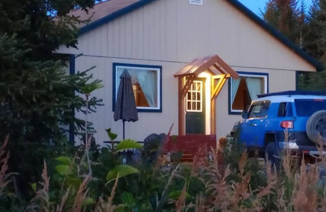 SANDHILL COTTAGE- Secluded Retreat-In-The-Woods, Ocean Views, minutes to Homer!