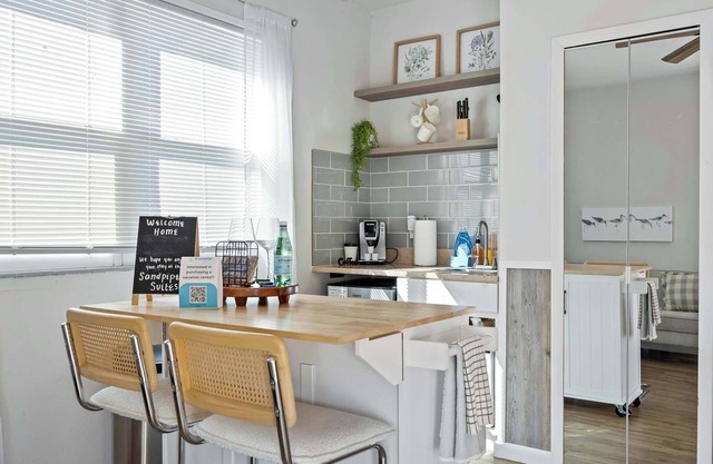 Sandpiper 𓇼 Studio Across From Beach!