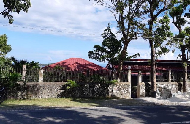 Sandra's Holiday House