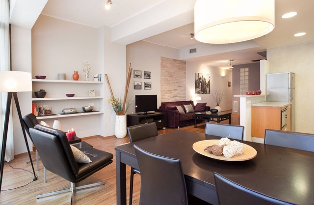 Sant Pau 4 - Superb 3-bedroom apartment in central Barcelona
