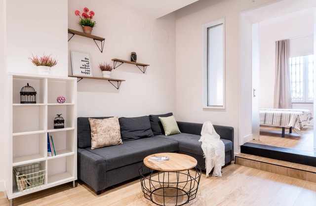 Santa Barbara Central Suites, 2 Bdr apt ground floor