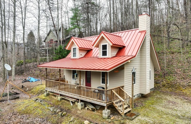 Santeetlah Lake Retreat w/Dock: Walk to Water!