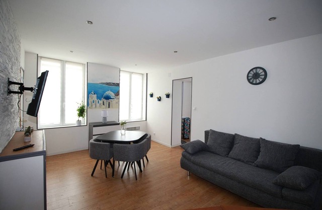 Santorini - Design apartment in the heart of Fère