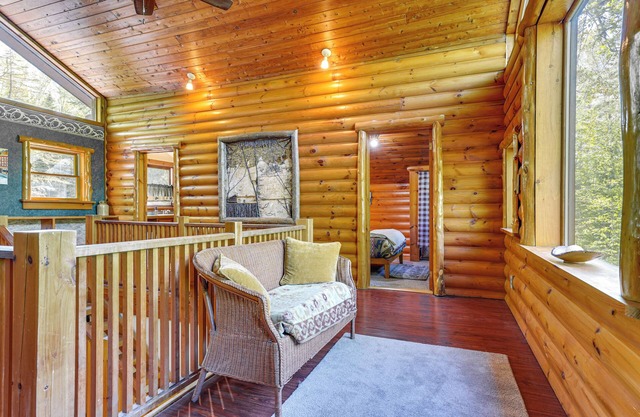 Saranac Lake Cabin w/Deck: Pets Welcome!