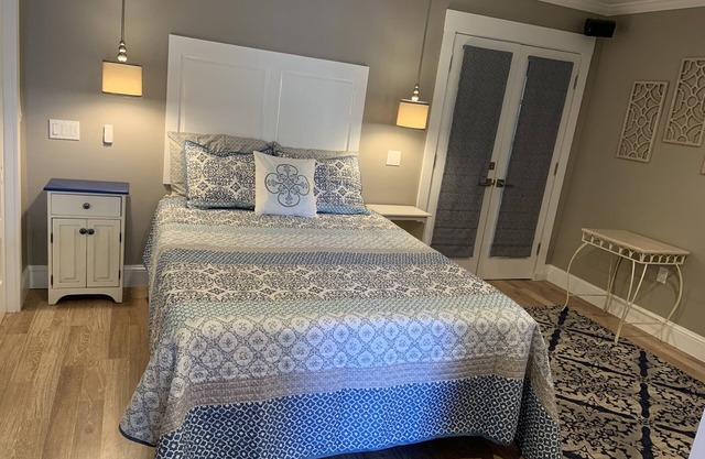 Sarasota Cozy & Clean, Near #1 Beach Siesta in SouthGate Neighborhood