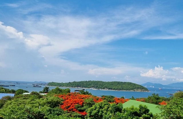 Sawasdee Sichang Resort