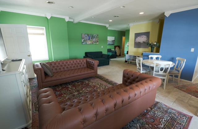 Scenic 2 bed, 1.5 bath condo with river views on St. Clair River - U2