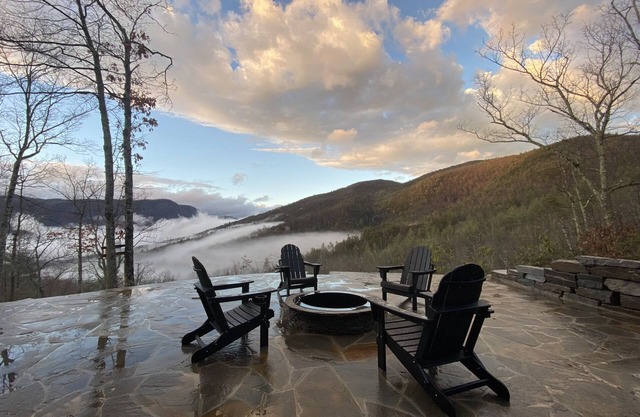 Scenic 7-acre mountain home, seasonal waterfall view, EV charger, dog friendly!