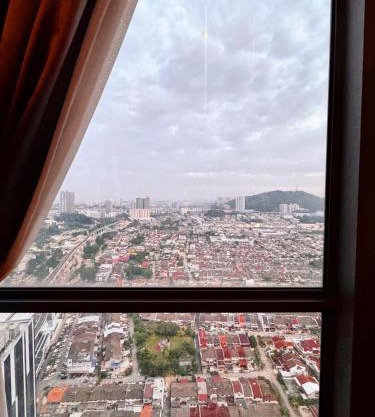 Scenic High-Floor Condo Near MRT, Mall & Pool